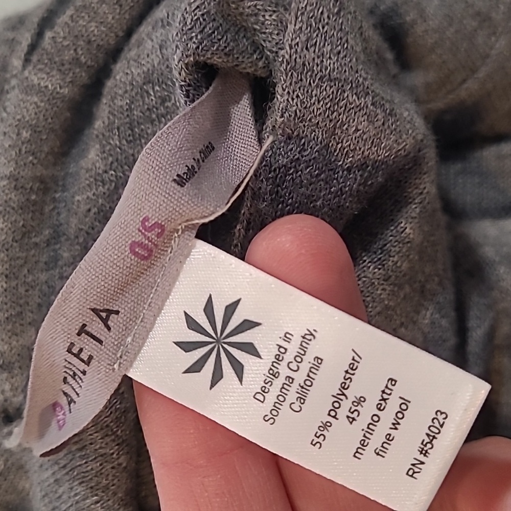 Euc Athleta Grey Reversible Polyester/Merino Wool… - image 3